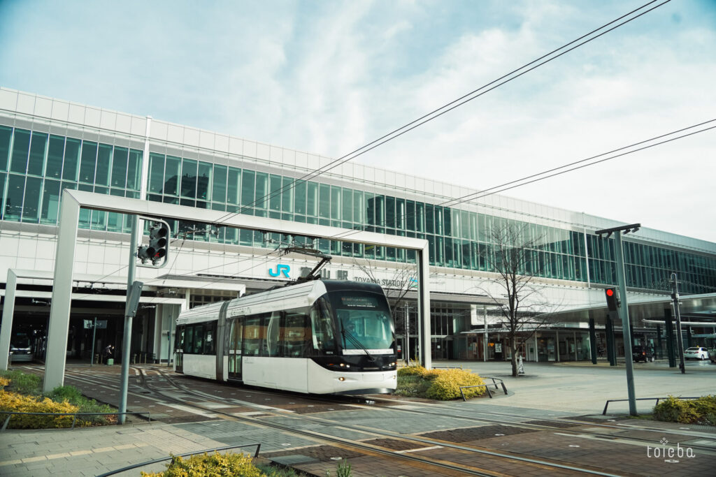 富山駅とライトレール