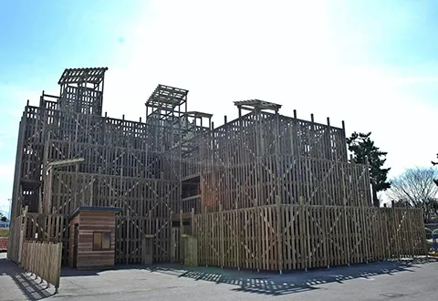 ミラメイズ(立体迷路)の外観