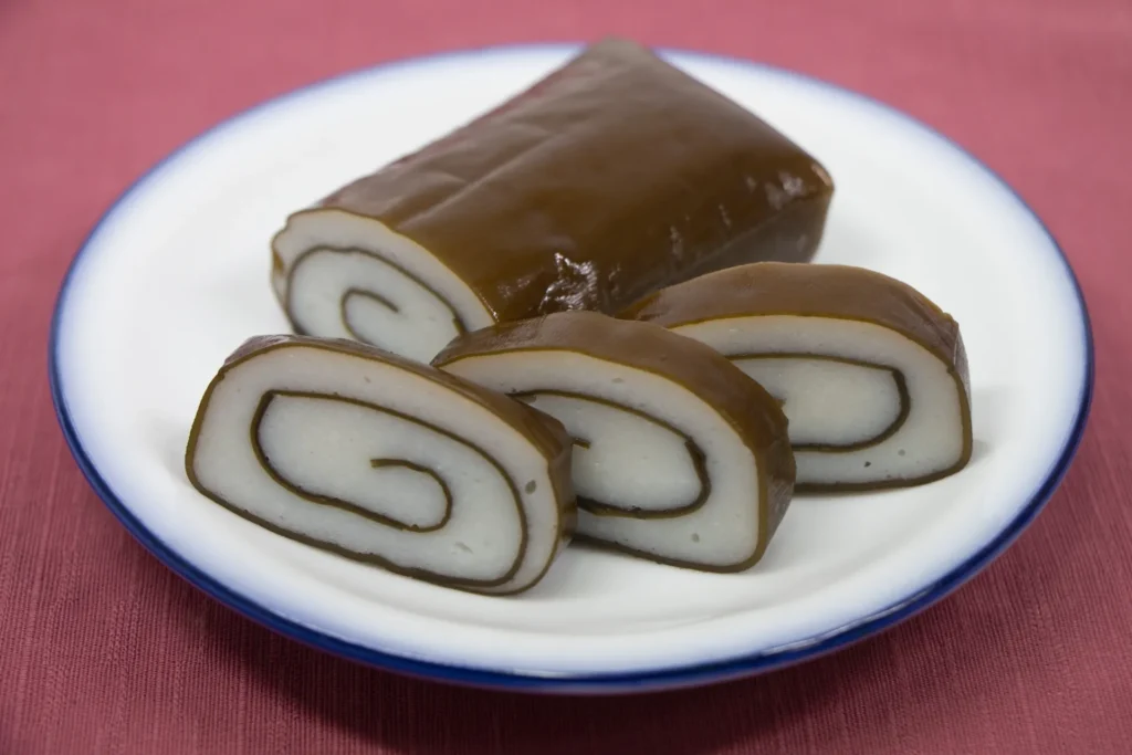 昆布をまいた「巻きかまぼこ」